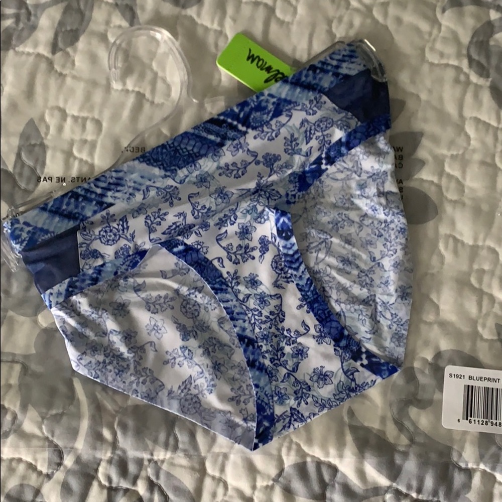 Bundle of 3 panties - Small